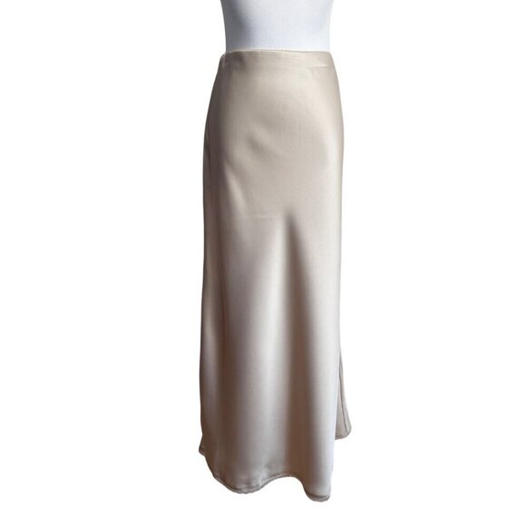 NWT HOUSE OF HARLOW 1960 CHAMPAGNE SATIN LACE TRIM SLIP SKIRT - Picture 2 of 8